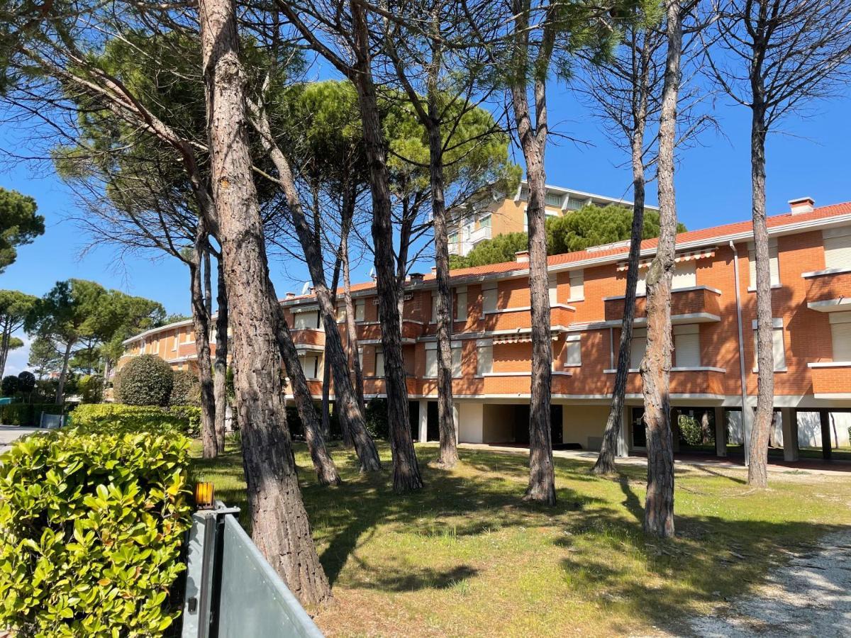 Twin Pine Trees Flats, Near Beach Bibione Ngoại thất bức ảnh